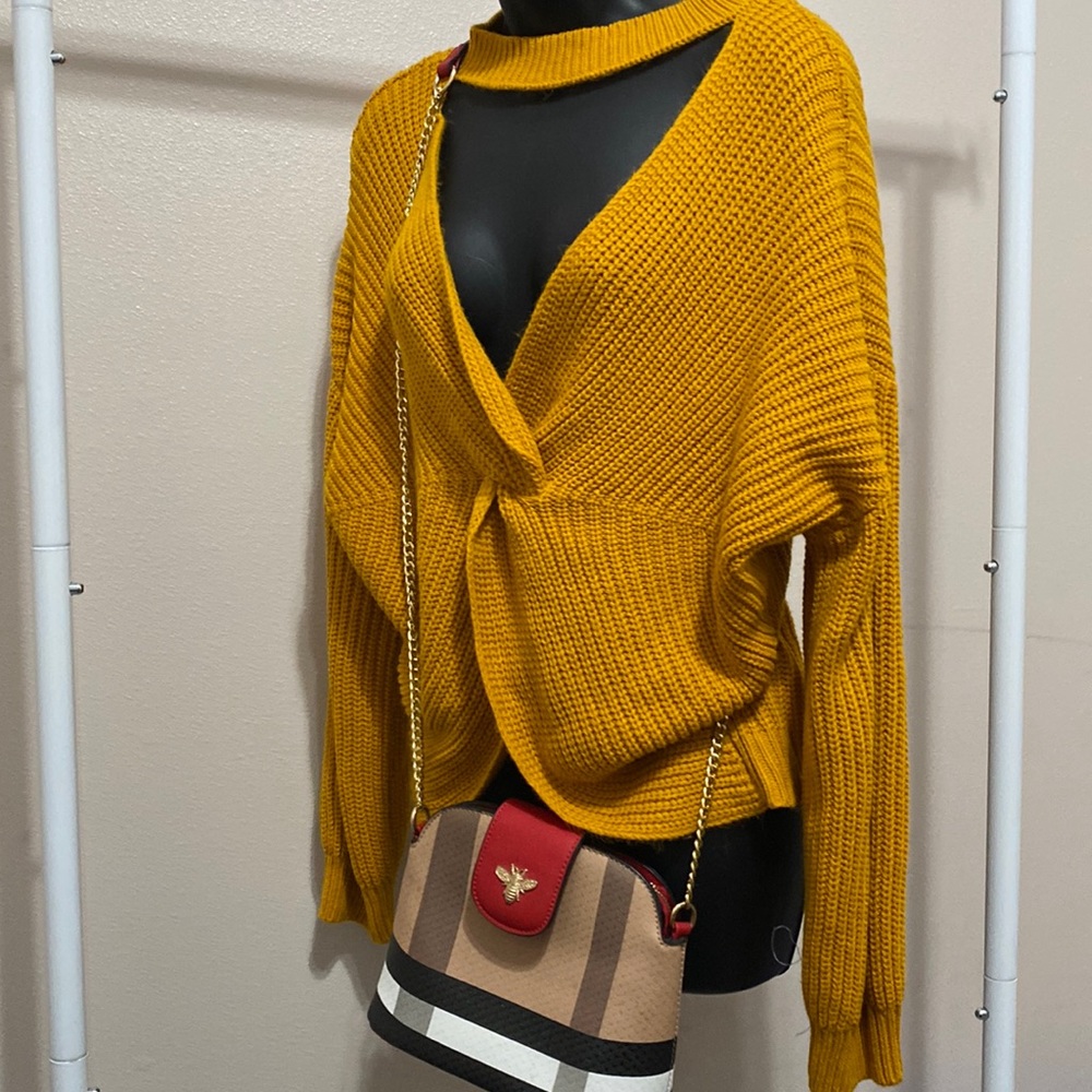 CROSSBODY purse